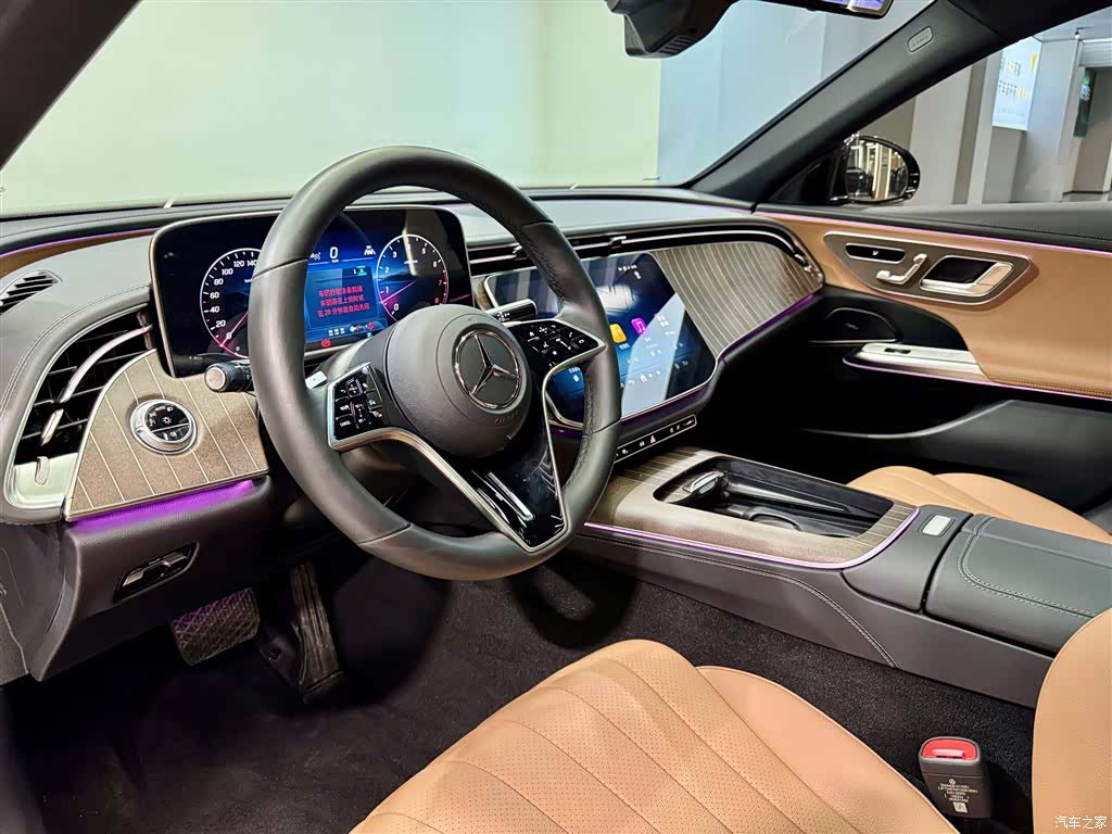 Mercedes-Benz E-Class, 2024 26
