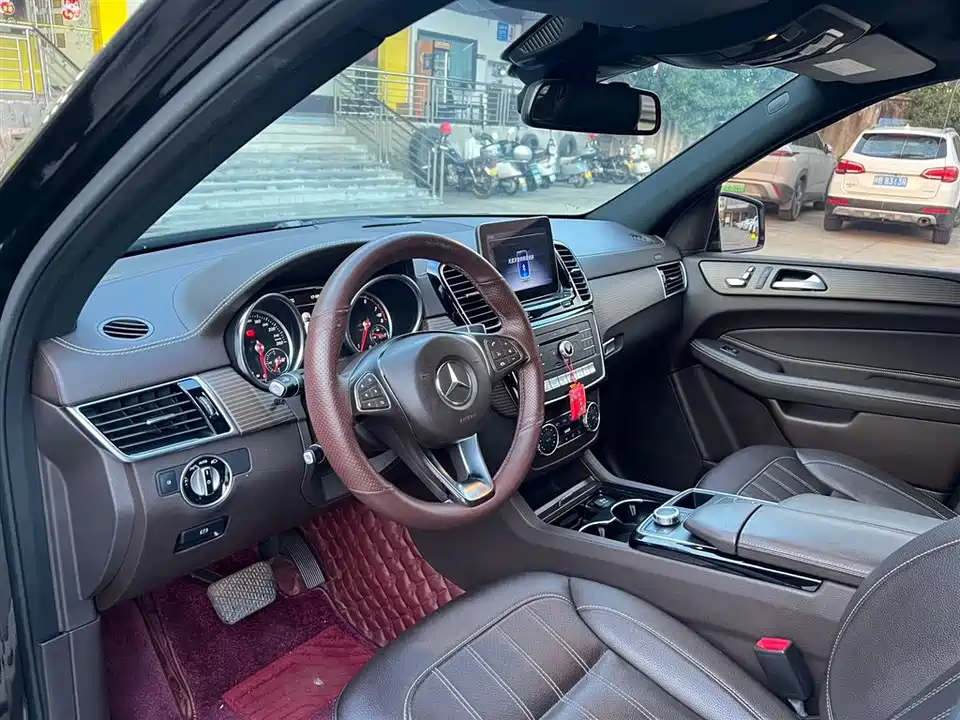 Mercedes-Benz GLE Mercedes-Benz GLE