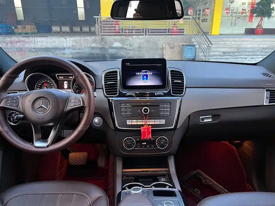 Mercedes-Benz GLE Mercedes-Benz GLE