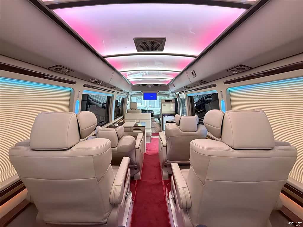 Toyota Coaster, 2017 3
