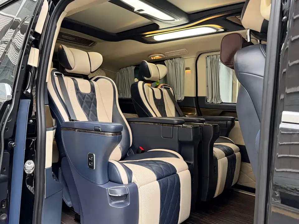 Mercedes-Benz V-class