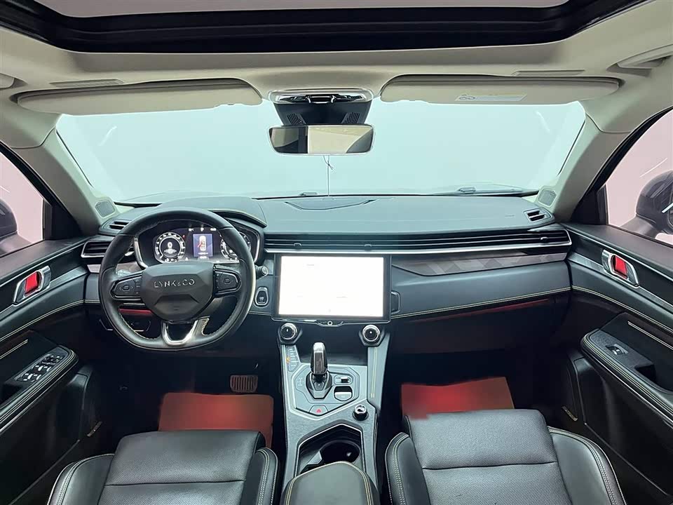 Lynk & Co 01