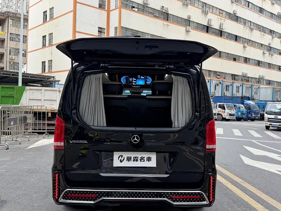 Mercedes-Benz V-class