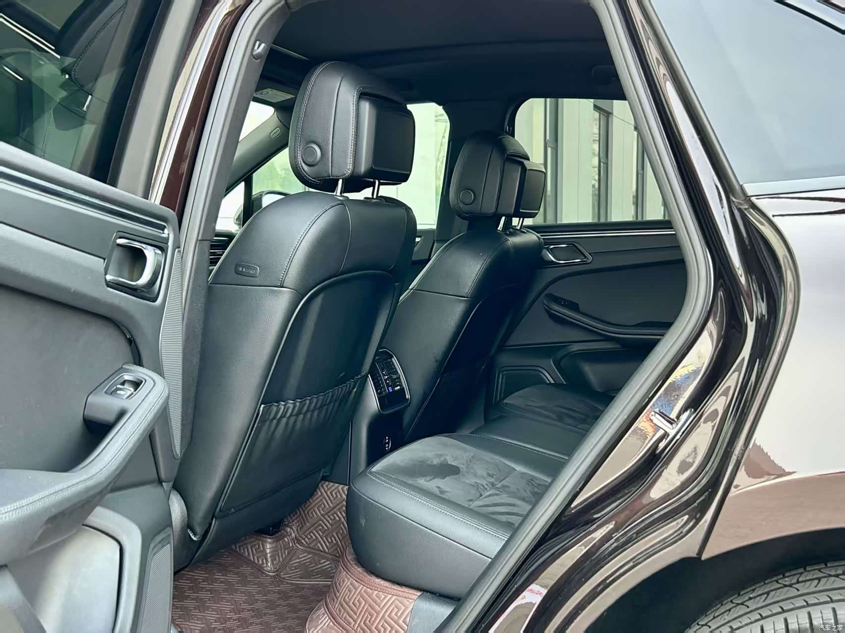 Porsche Macan, 2020 все фото