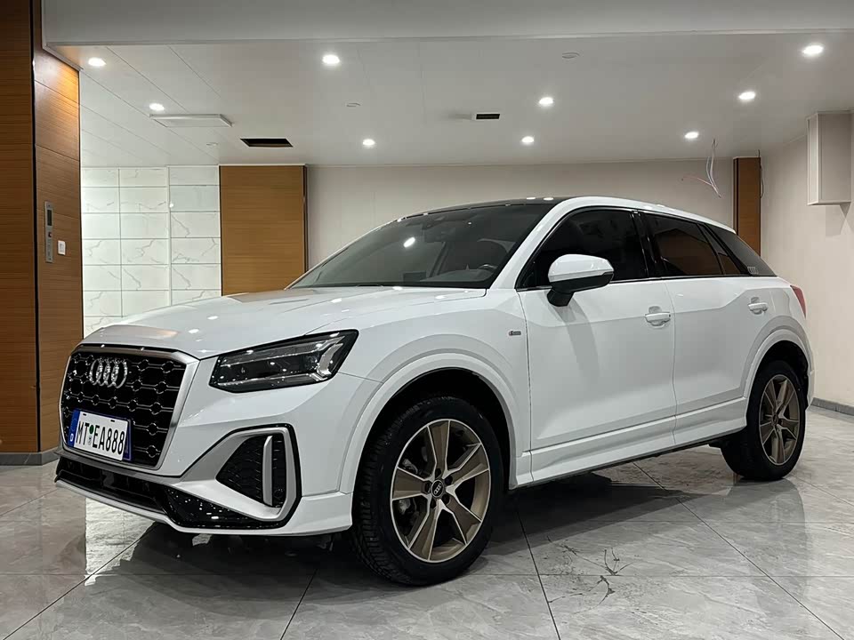 Audi Q2L