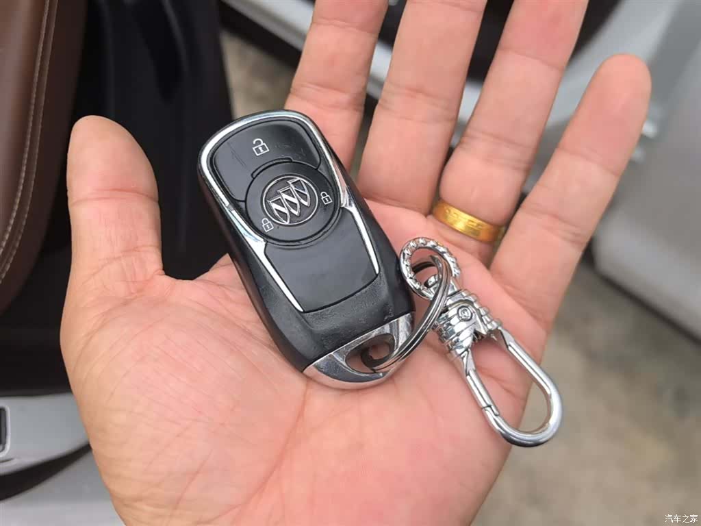 Buick Envision Plus, 2016 9