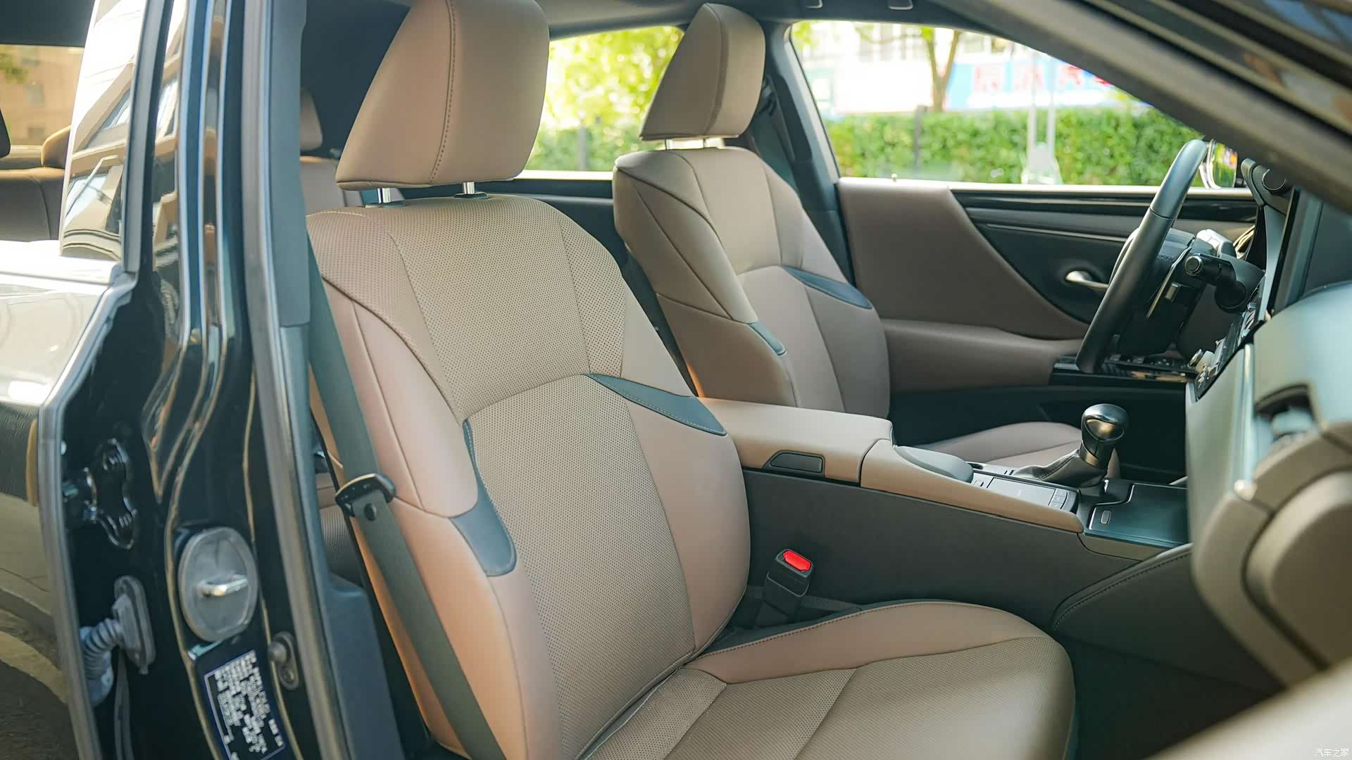 Lexus ES, 2022 12