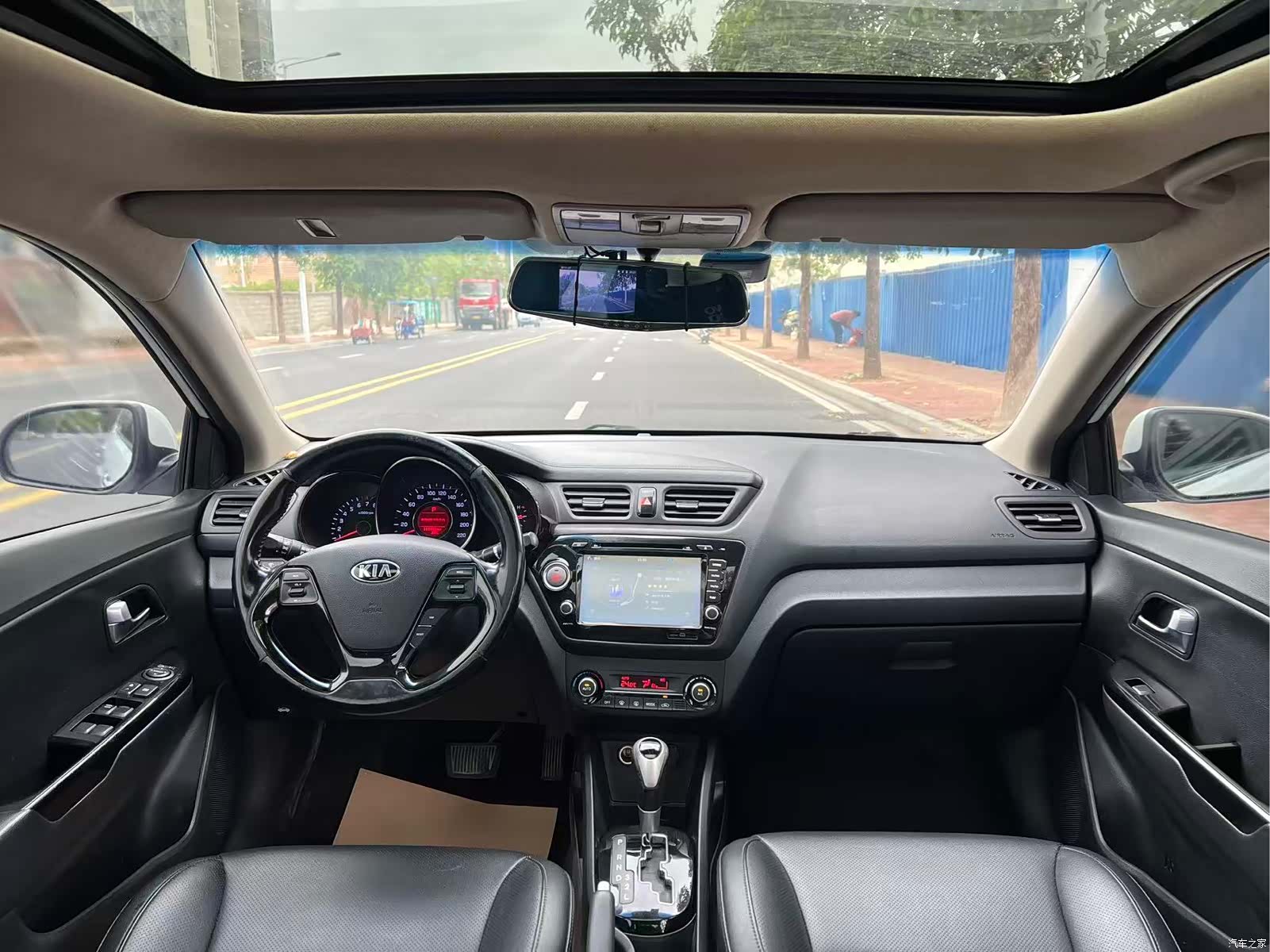 Kia K2, 2015 8