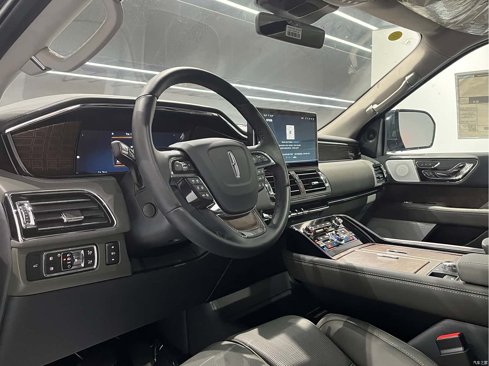 Lincoln Navigator, 2026 10