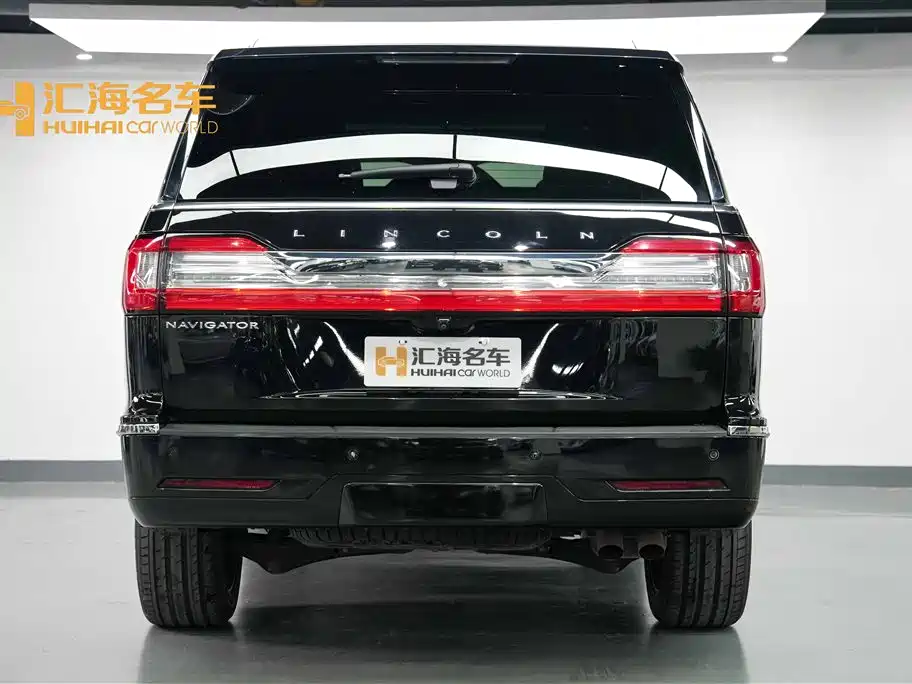 Lincoln Navigator