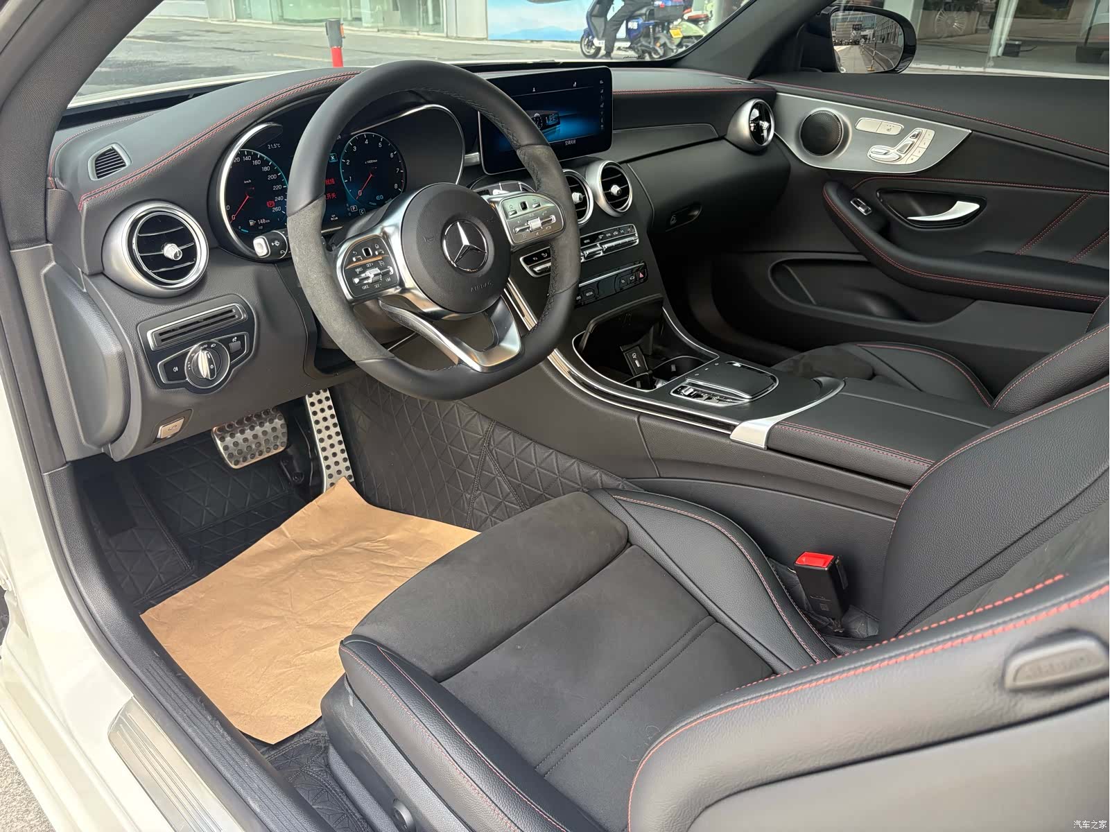 Mercedes-Benz C-Class, 2023 14
