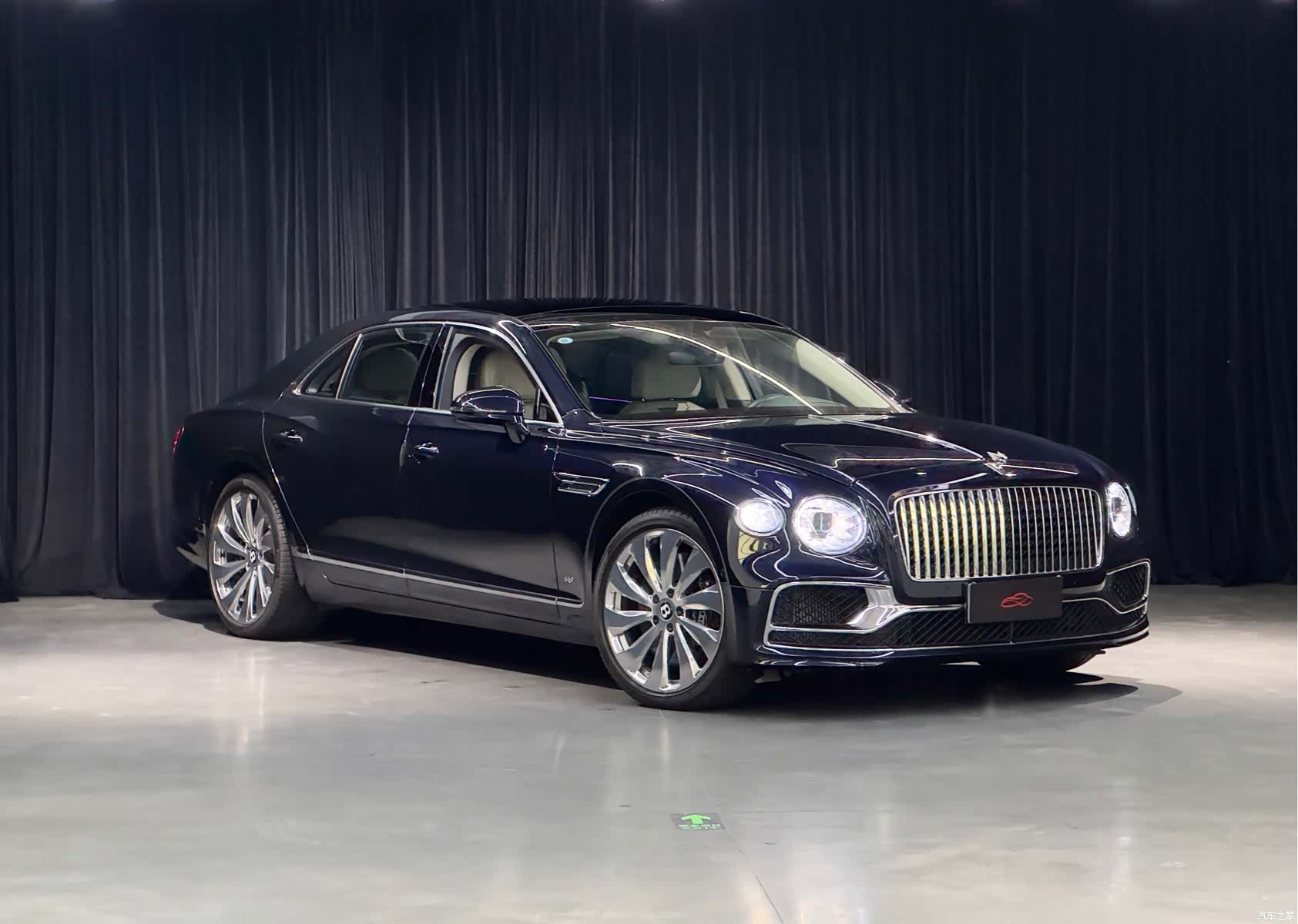 Bentley Flying Spur, 2022 3