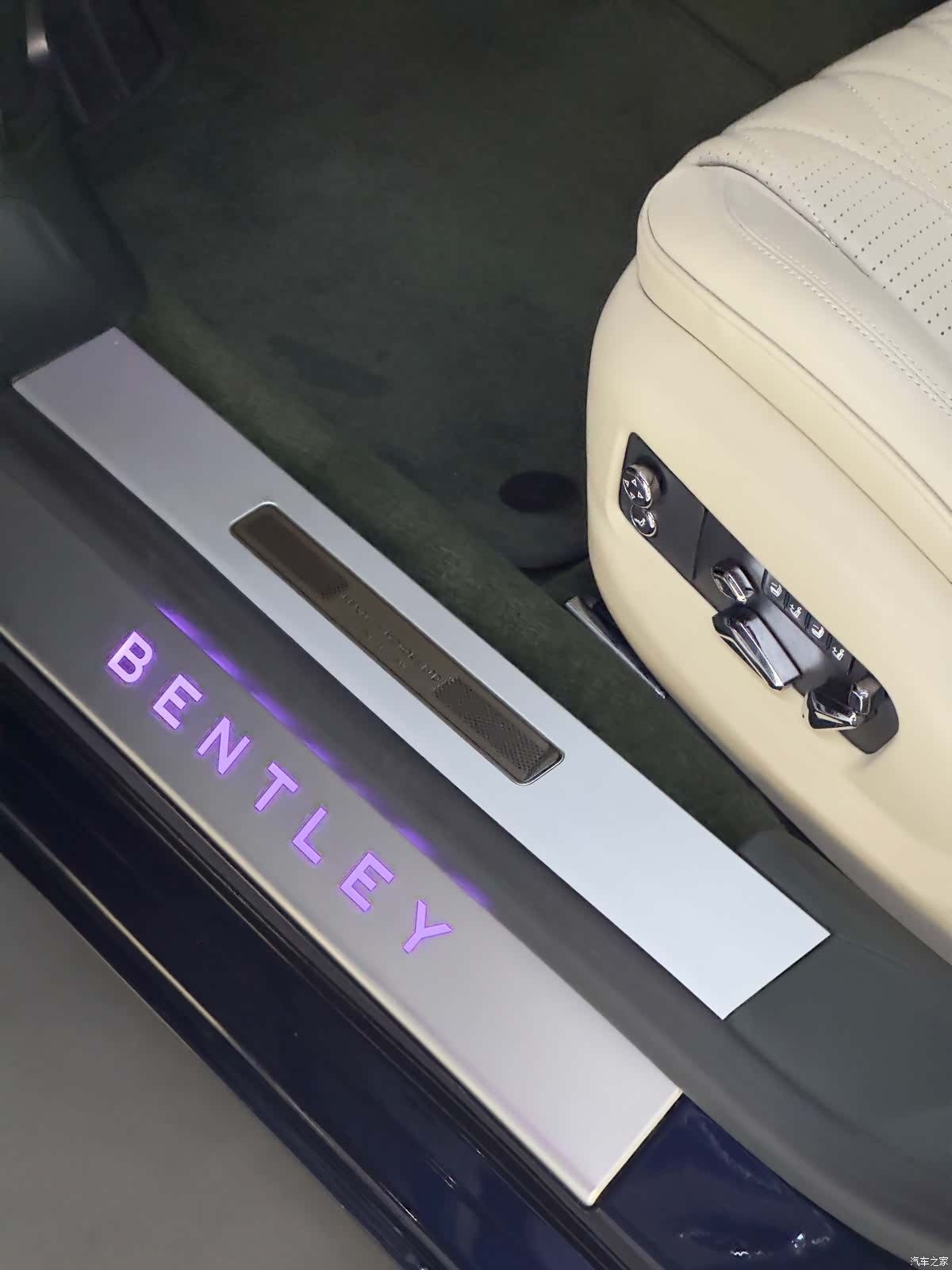 Bentley Flying Spur, 2022 31