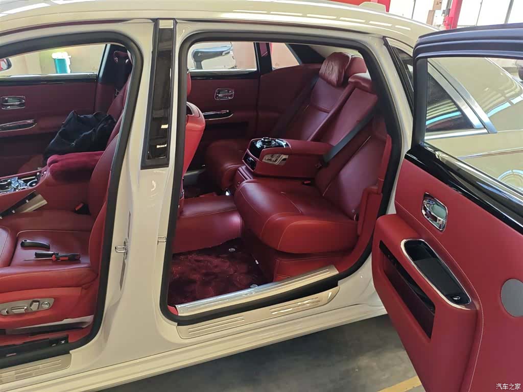 Rolls-Royce Ghost, 2018 7