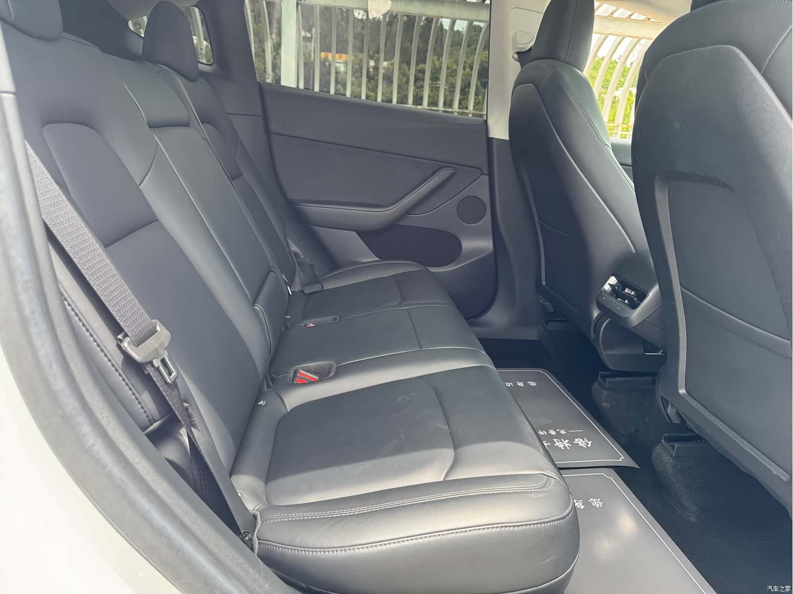 Tesla Model Y, 2022 16