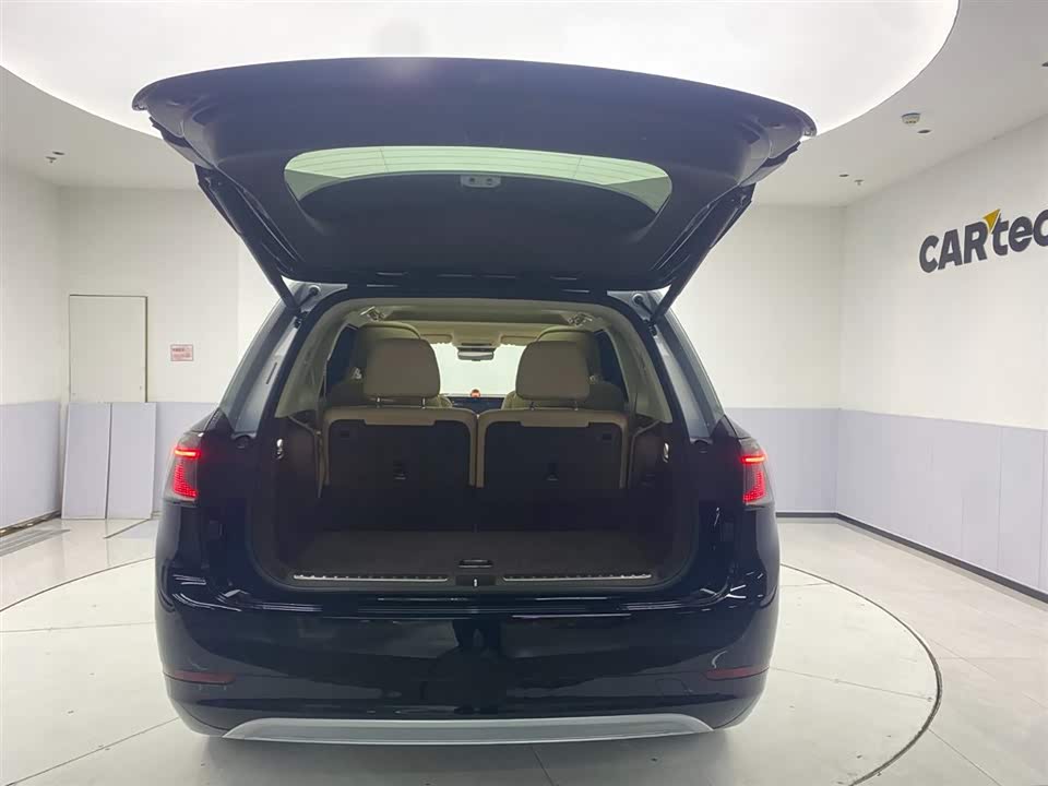 AITO Ask the world M9