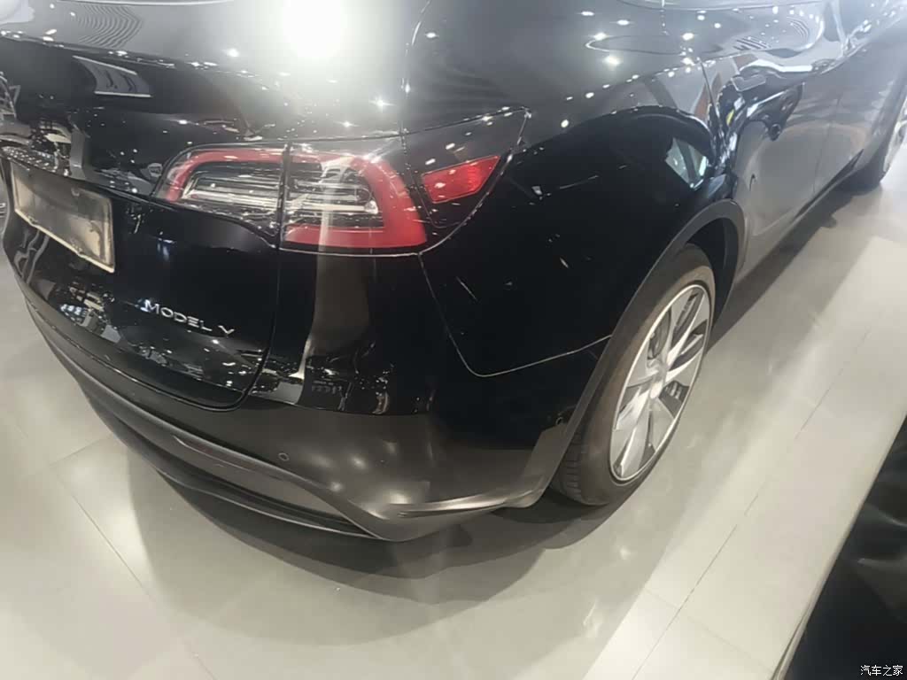 Tesla Model Y, 2023 8