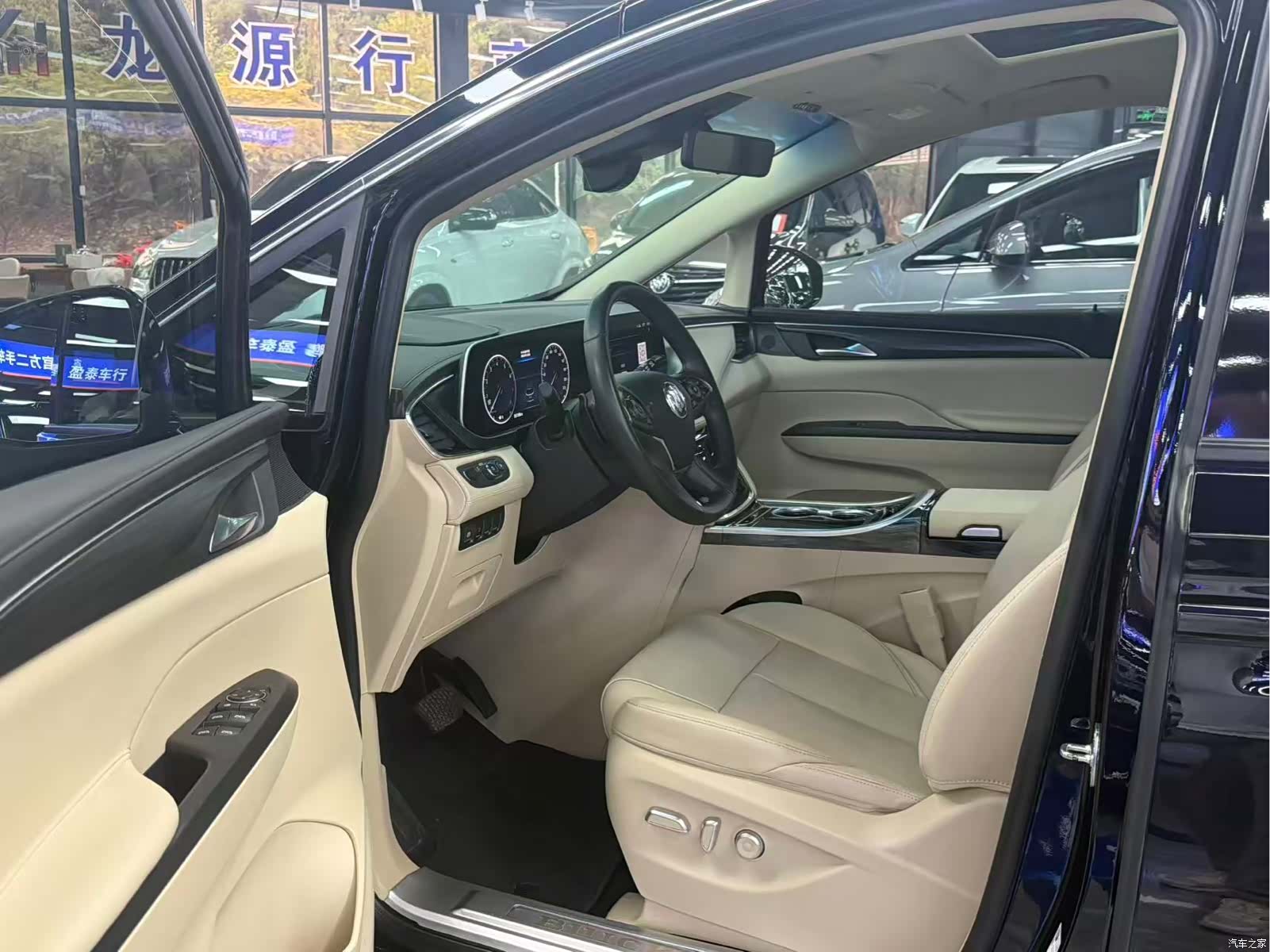 Buick GL8, 2023 3