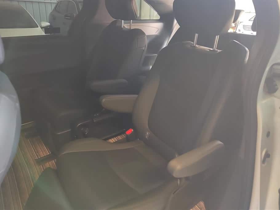 Toyota Grevia