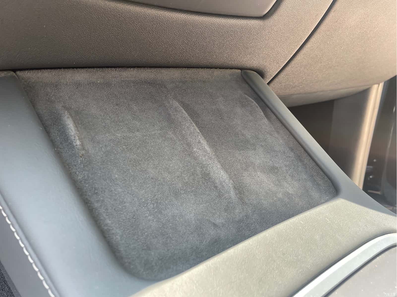 Tesla Model Y, 2023 14