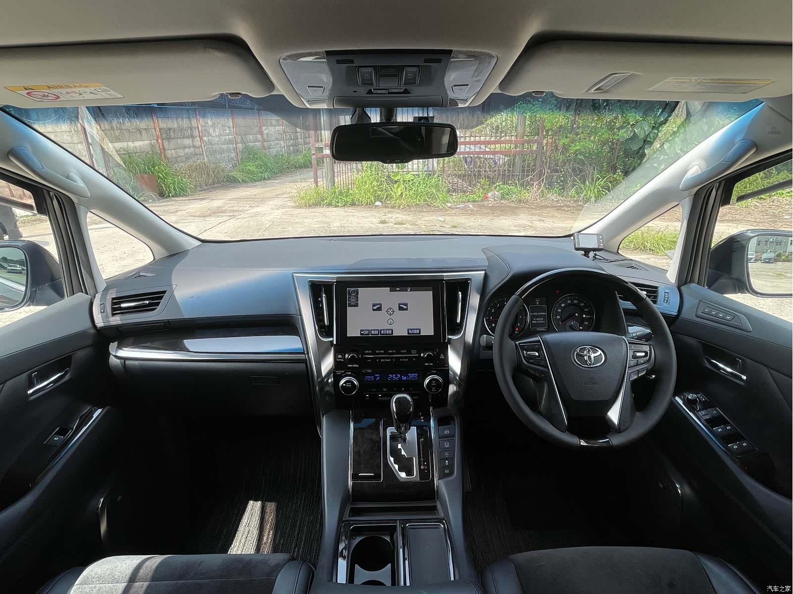 Toyota Alphard, 2016 10