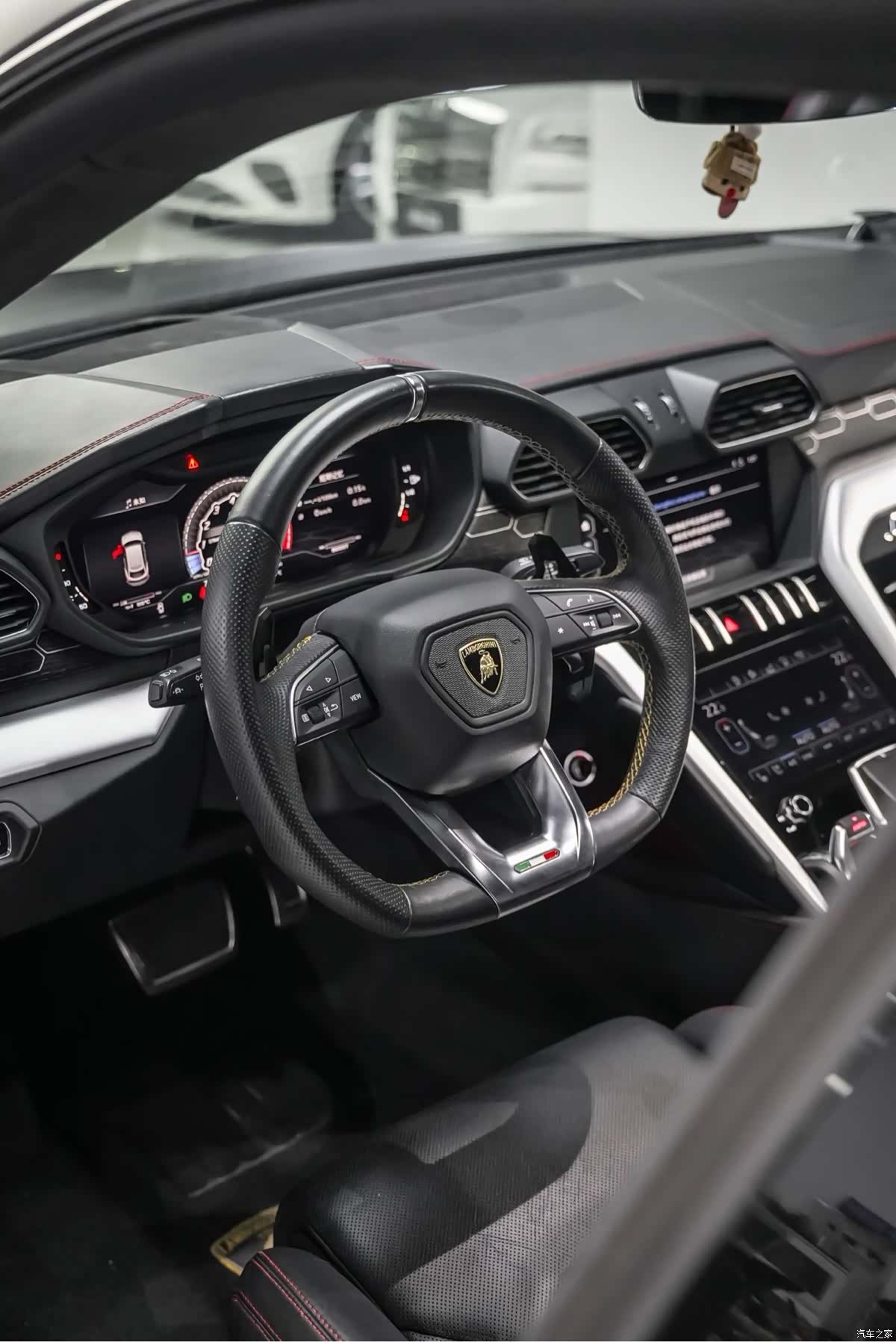 Lamborghini Urus, 2019 8
