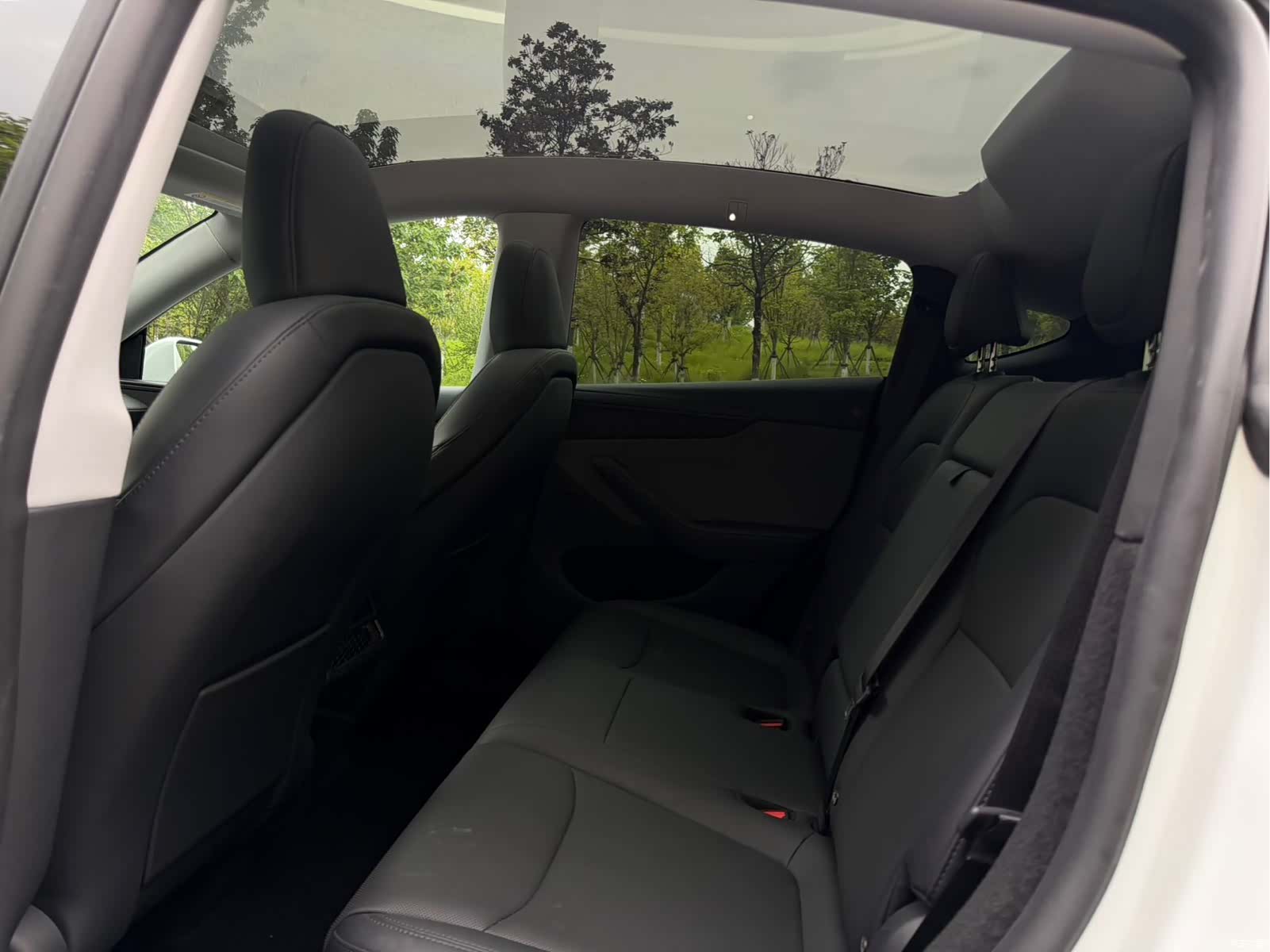 Tesla Model Y, 2026 9