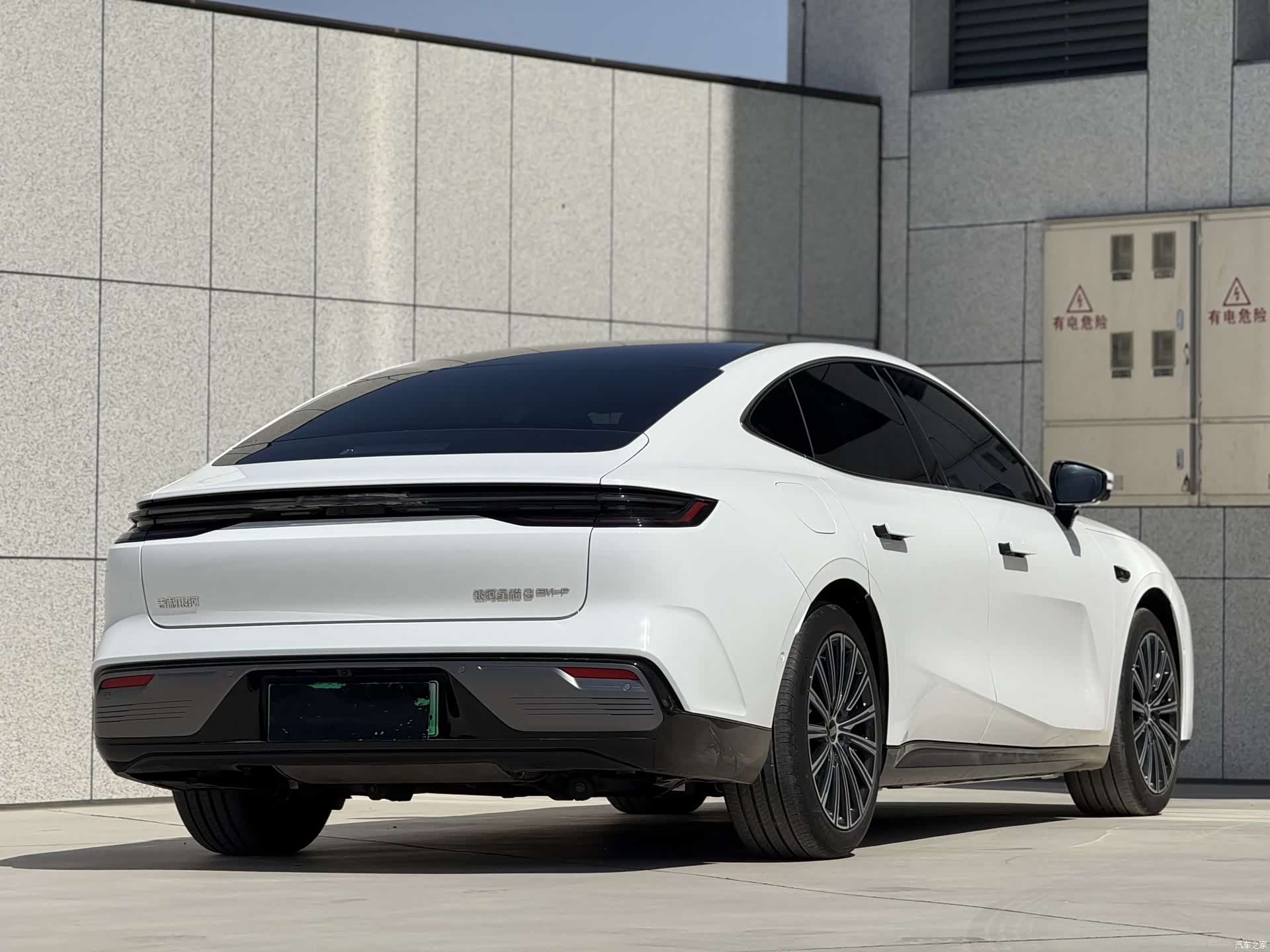 Geely 8, 2025 15
