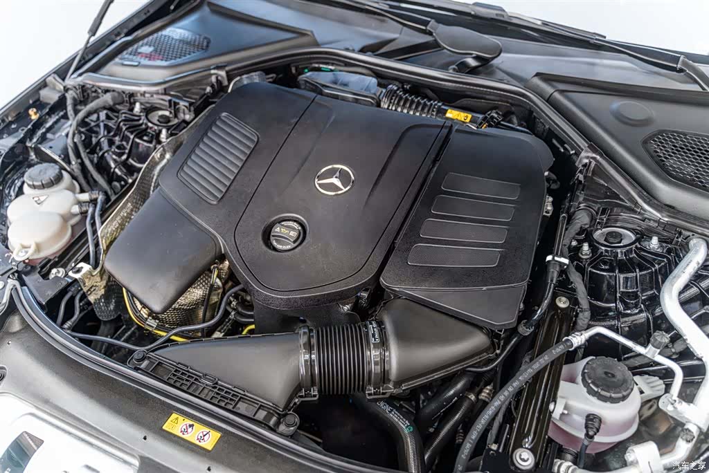 Mercedes-Benz E-Class, 2025 13