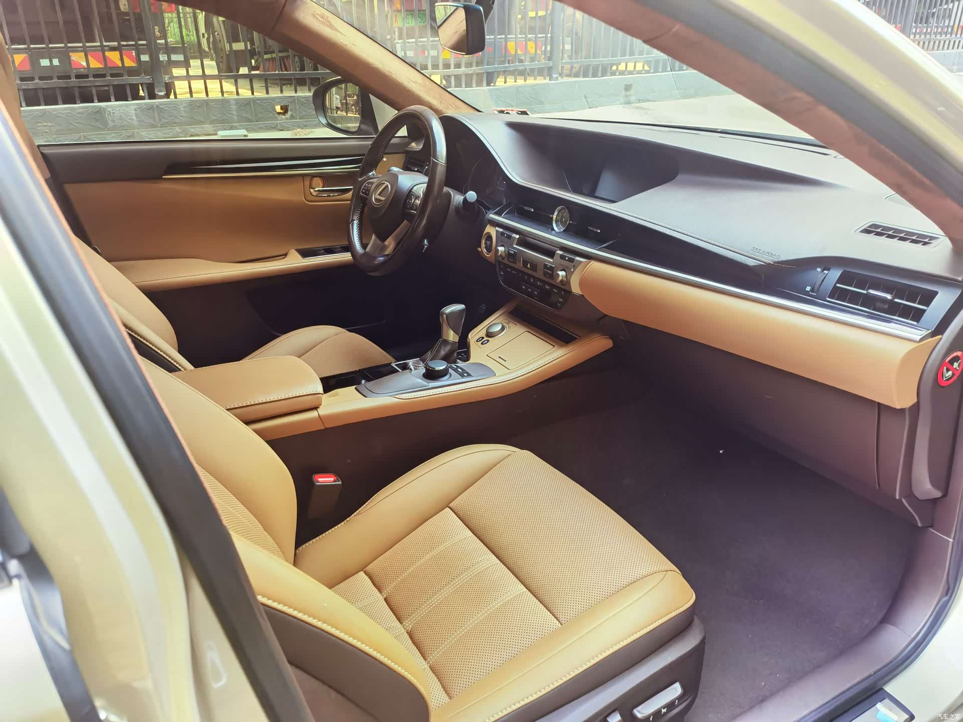 Lexus ES, 2018 11