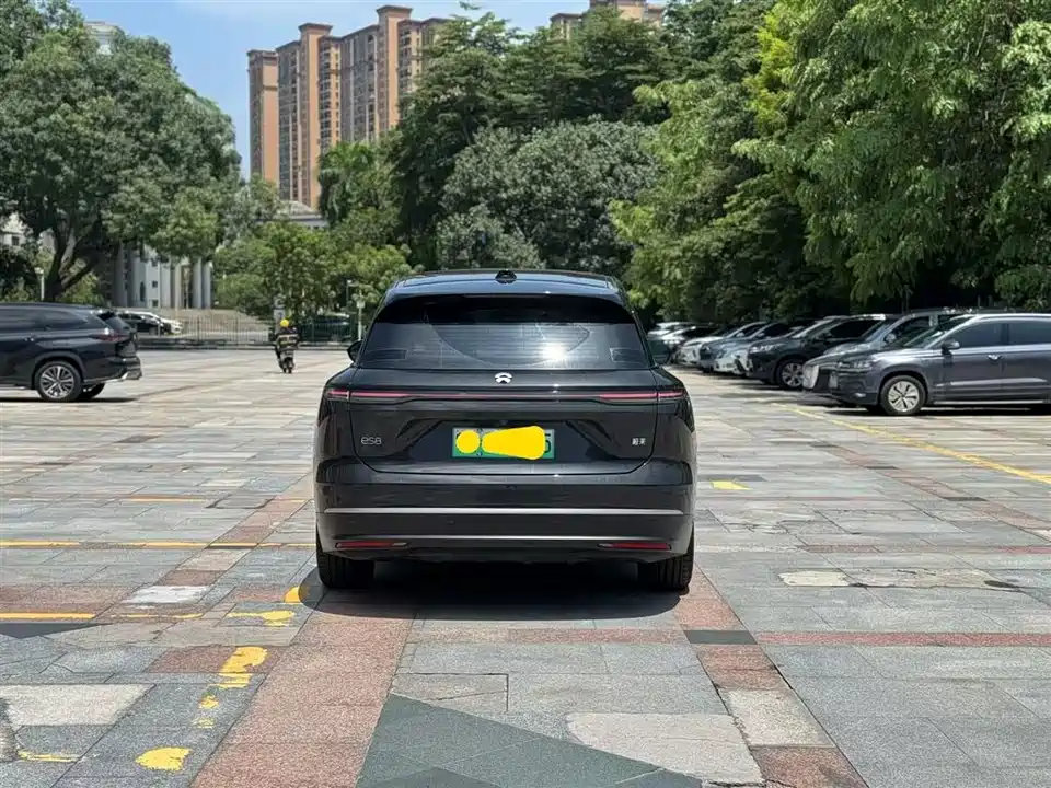 NIO ES8 NIO ES8