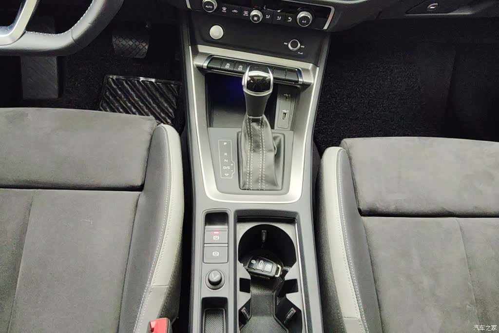 Audi Q3, 2019 16