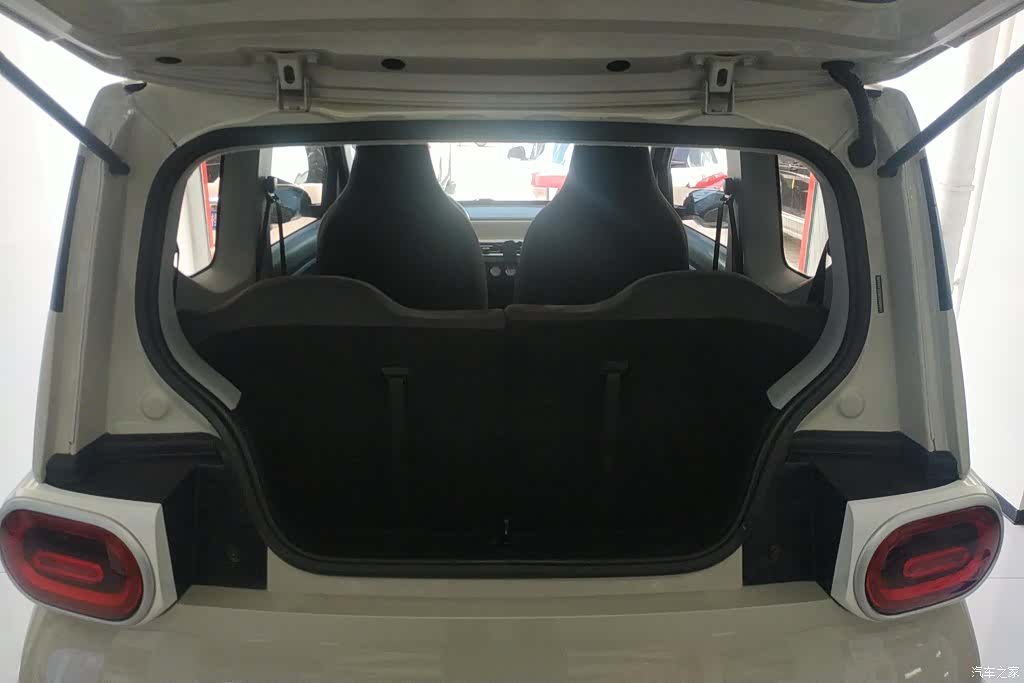 Wuling MINIEV, 2025 4