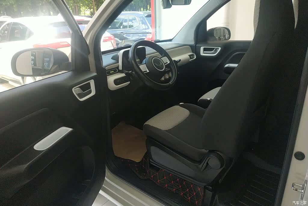 Wuling MINIEV, 2025 9