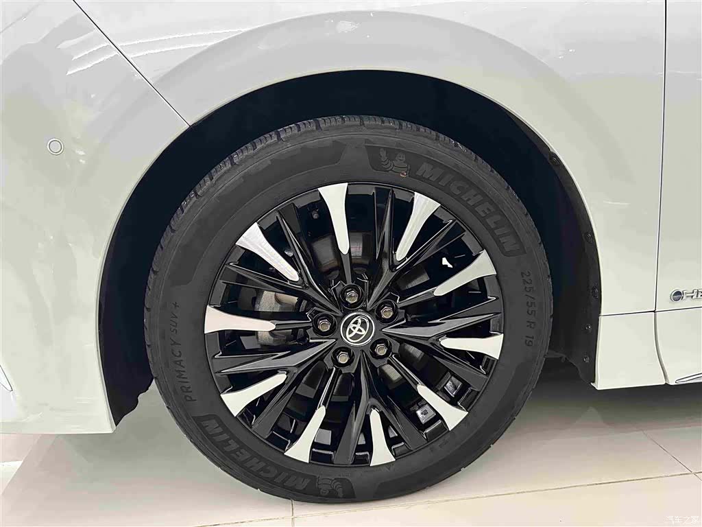 Toyota Alphard, 2024 21