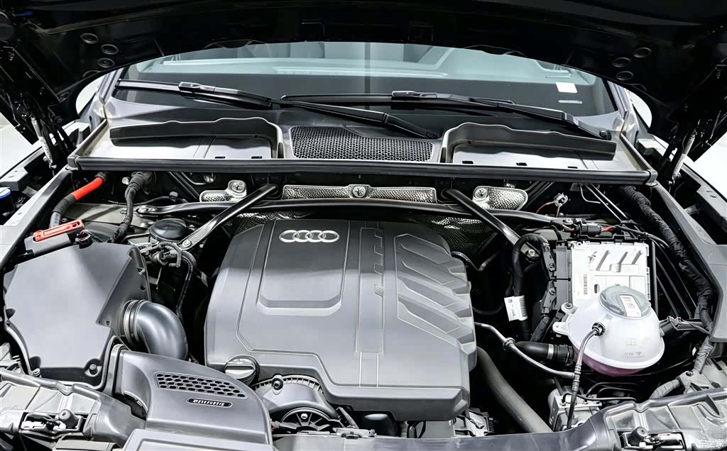 Audi Q5L, 2025 16