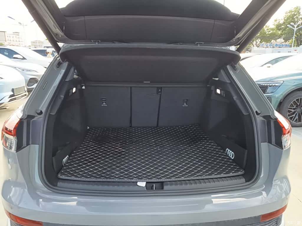 Audi Q4 e-tron, 2023 19