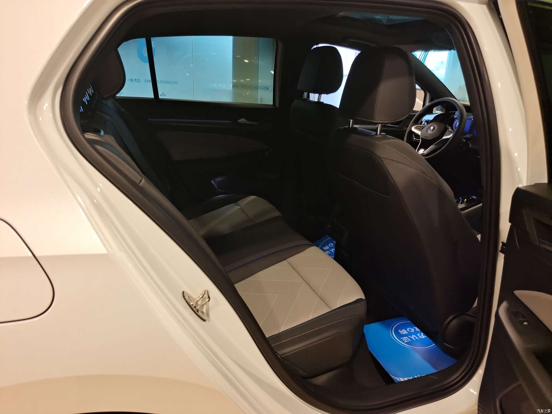 Volkswagen Golf, 2026 9