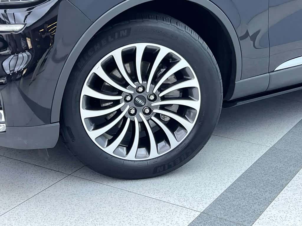 Lincoln Aviator, 2021 10