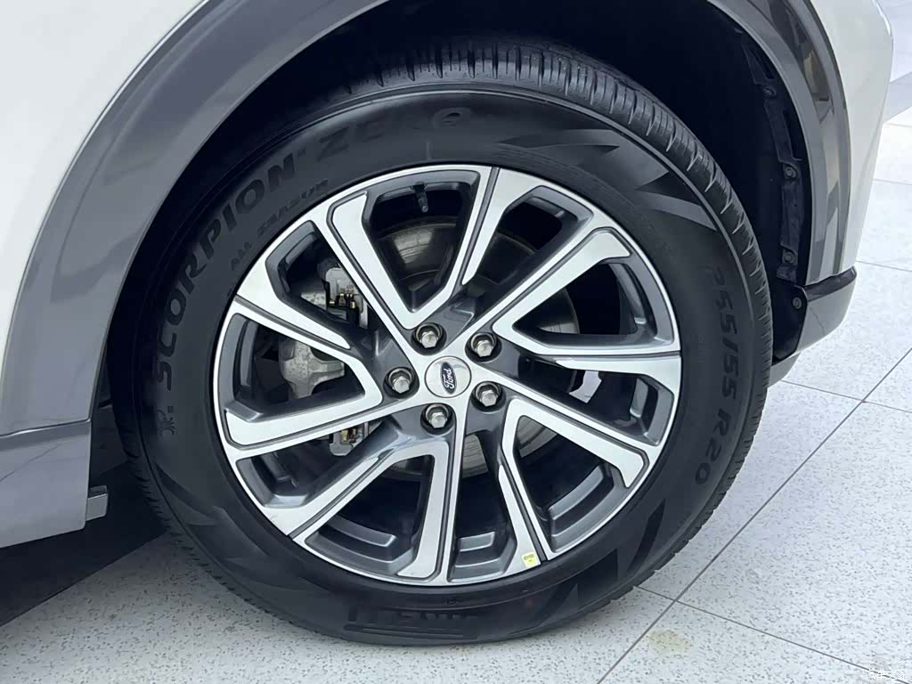Ford Explorer, 2023 26