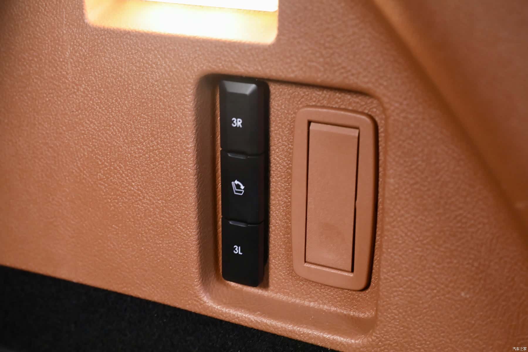 Lincoln Aviator, 2020 7