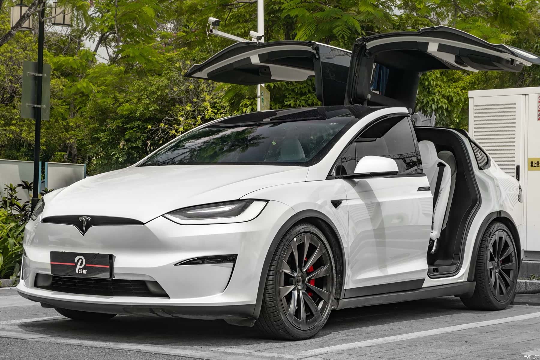 Tesla Model X, 2023 3