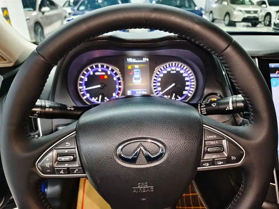 Infiniti Q50L
