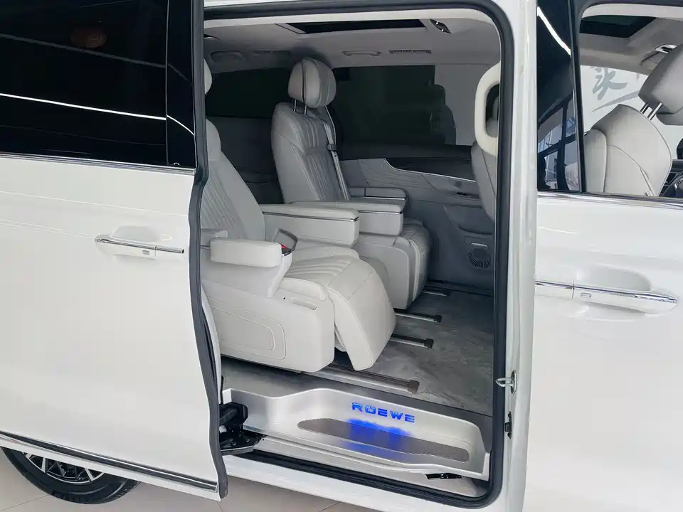Roewe iMAX8