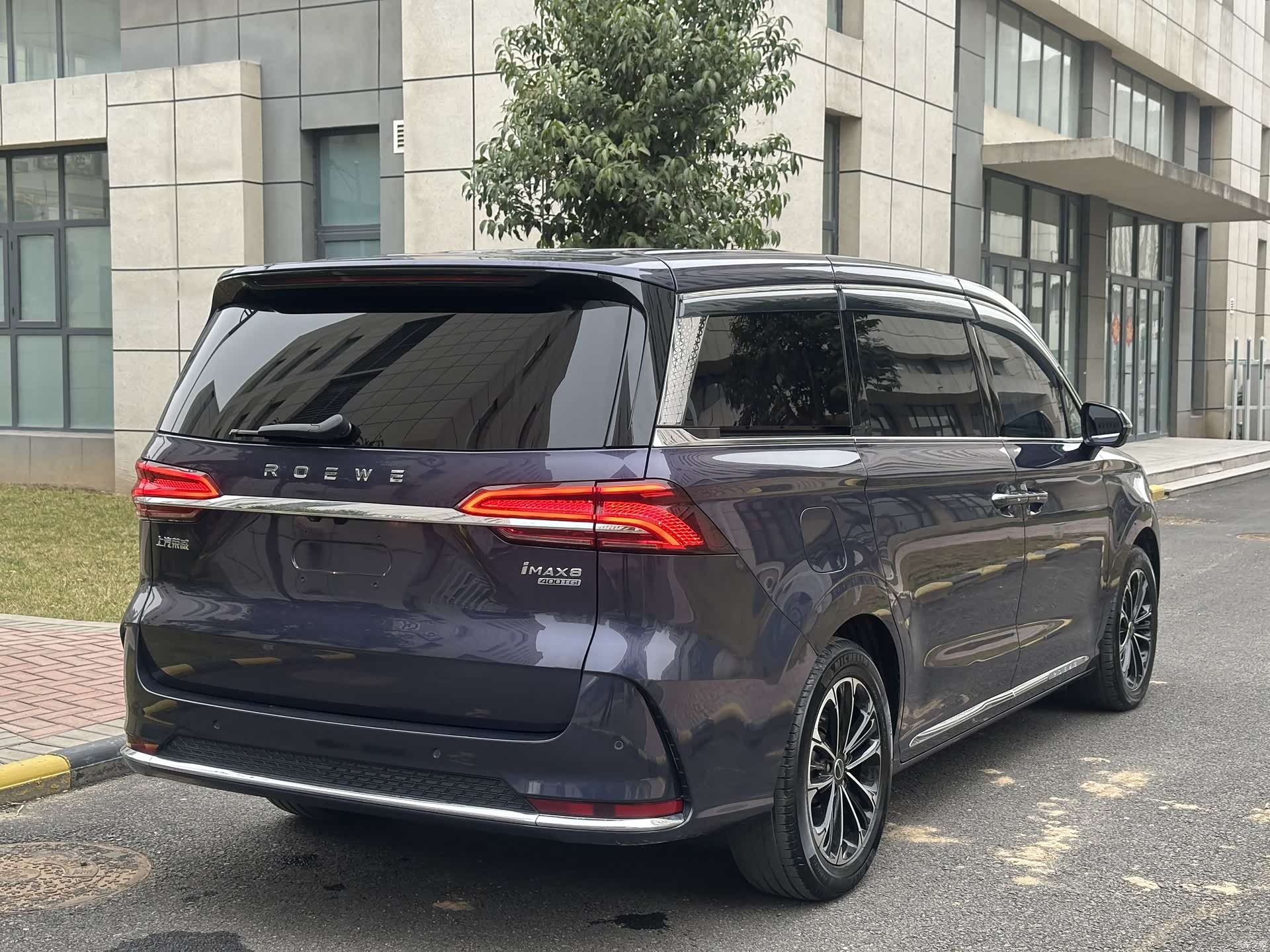 Roewe iMAX8, 2022 4