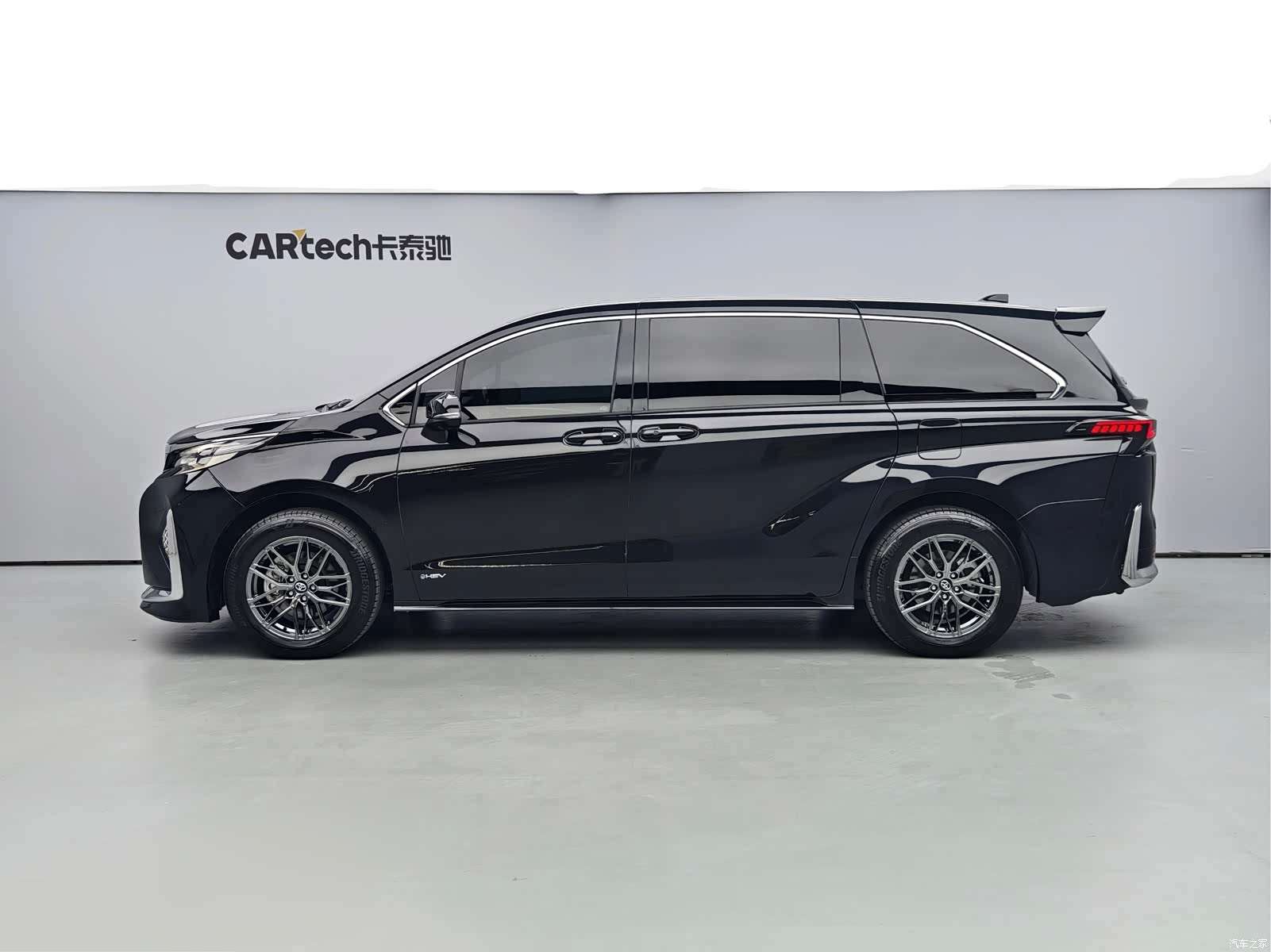 Toyota Sienna, 2024 3