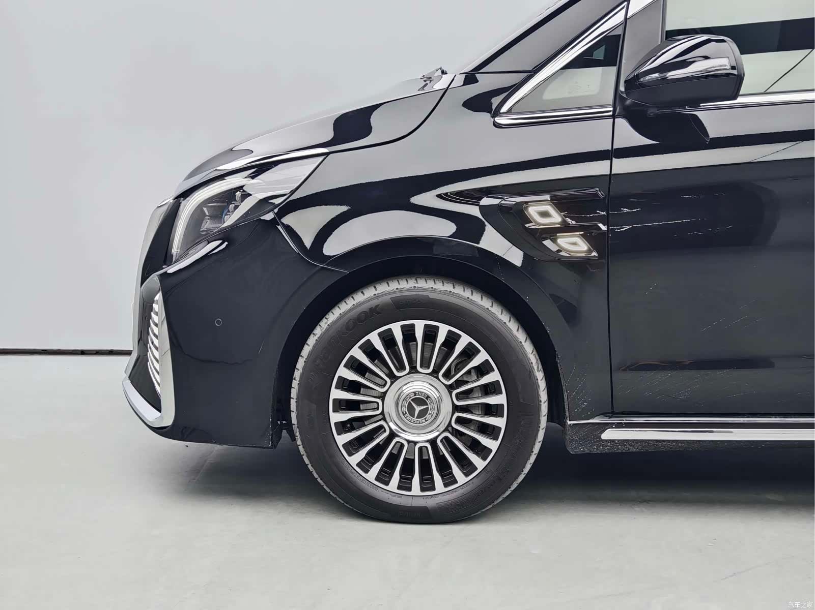 Mercedes-Benz 7, 2024 6