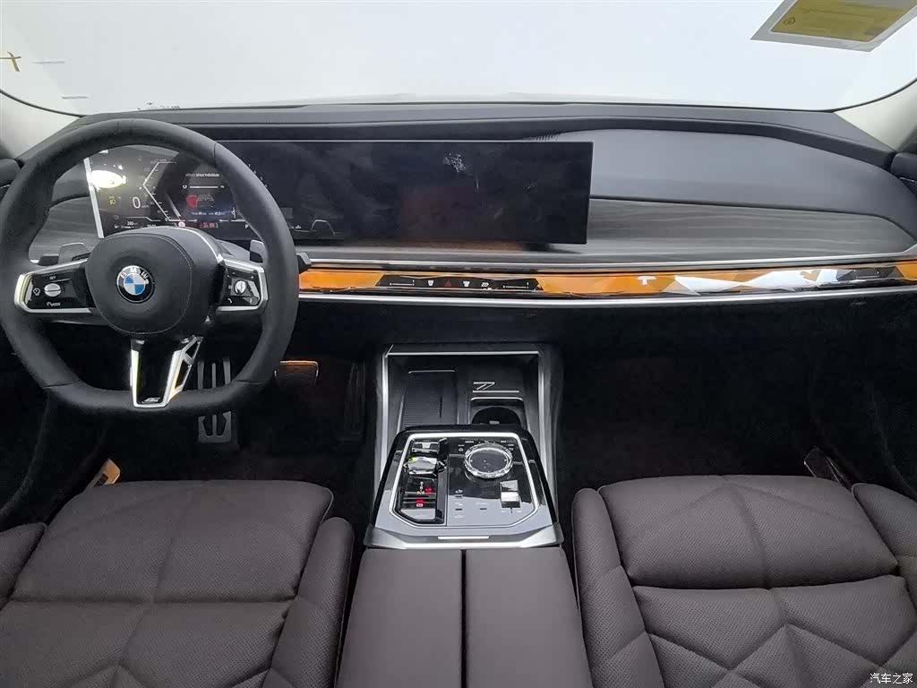 BMW 7 Series, 2025 7