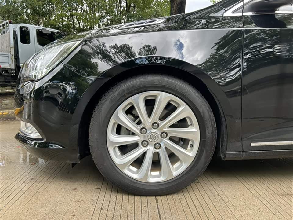Buick Lacrosse
