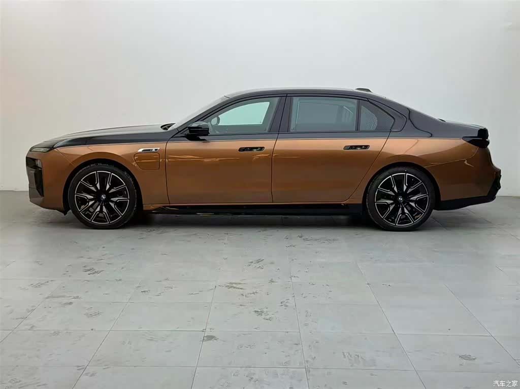 BMW i7, 2024 3